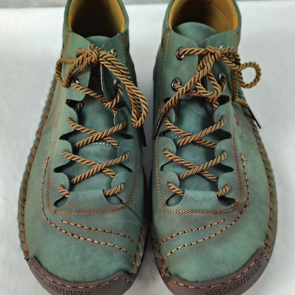 Men's European Style Soft Leather Lace up Greenish Sneakers